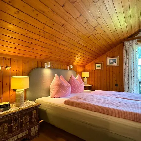 Kaulfuss Apartment *